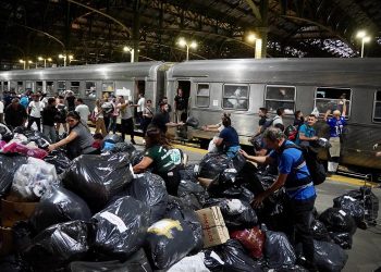 Kicillof anunció $273 mil millones para Bahía Blanca y le pidió a Milei que una parte del crédito del FMI se use para la ciudad