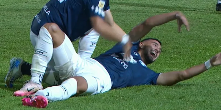 La espeluznante lesión de un jugador de Independiente Rivadavia en el triunfo ante Racing