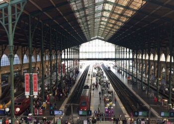Los trenes de Paris a Londres están paralizados por una bomba de la Segunda Guerra Mundial