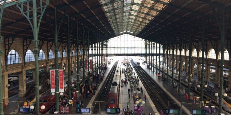 Los trenes de Paris a Londres están paralizados por una bomba de la Segunda Guerra Mundial