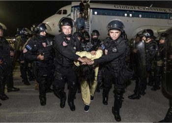 Miembros del Tren de Aragua deportados por Donald Trump llegaron a la megacárcel de Bukele en El Salvador