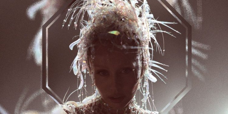 Miley Cyrus regresa con Something Beautiful: un álbum para “medicar el pop”