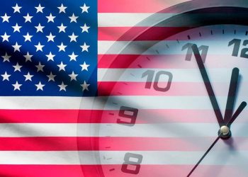 Qué es el “Daylight Saving Time”: por qué EEUU cambia su horario y adelanta los relojes