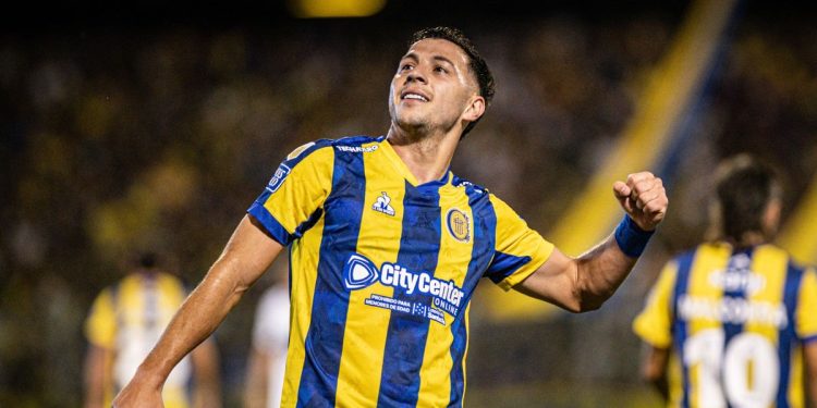 Rosario Central sacó adelante un partido complejo, ganó y es líder de la Zona B