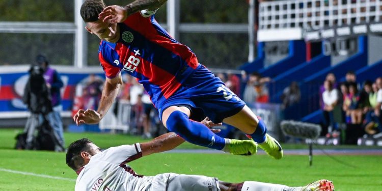 San Lorenzo no aguantó la ventaja, empató con Lanús y se fue silbado