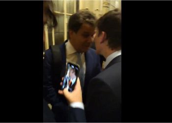 Santiago Caputo cruzó a Facundo Manes en los pasillos del Congreso: “Ahora me vas a conocer”