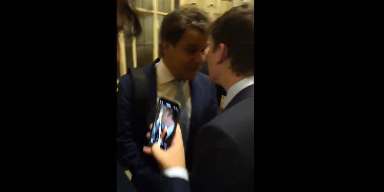 Santiago Caputo cruzó a Facundo Manes en los pasillos del Congreso: “Ahora me vas a conocer”