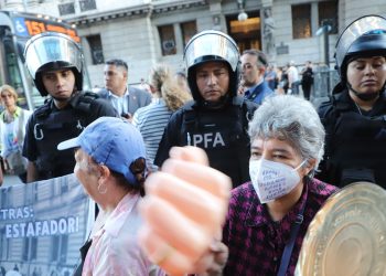 Tensión en el Congreso: la Policía activó el protocolo antipiquetes durante la marcha de jubilados