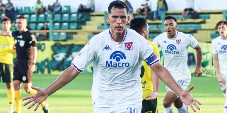 Tigre lo dio vuelta en el sur y se trepó a la cima de su zona