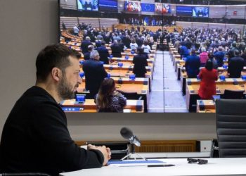 Volodimír Zelenski propuso una tregua aérea y marítima con Rusia, que la tildó de “absolutamente inaceptable”