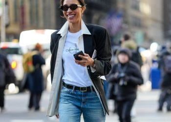¡Regresan! Los jeans cigarette de los 80 están de vuelta para conquistar lo mejor del estilo en Primavera-Verano 2025