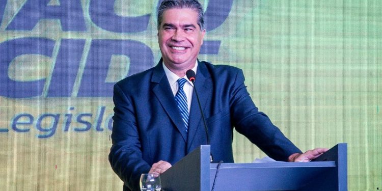 Capitanich se plantó en el debate: “Zdero y Milei lo único que ofrecen son más aumentos en la luz y salarios bajos”