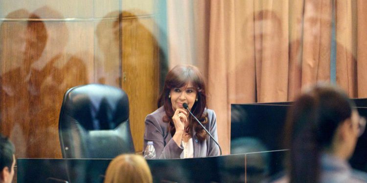 Atentado a Cristina Kirchner: un peritaje y nuevos testimonios abonan las sospechas de la expresidenta