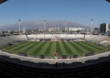 Atentos hinchas de Racing: la sanción de Conmebol a Colo Colo