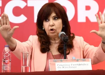 Cristina Kirchner criticó el plan económico del Gobierno: “A la mayoría de los argentinos no le alcanza la guita para nada”