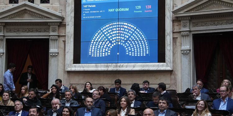 Cuál fue la excusa de Caputo y Cúneo Libarona para faltar a la interpelación en el Congreso