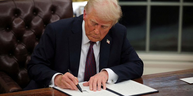 EEUU: Donald Trump anunció que fijará aranceles de 25% para cada uno de los vehículos fabricados en el extranjero