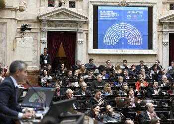 El giro de los diputados de Jalil y el apoyo del bloque de Pichetto le asestaron un nuevo golpe a Milei en el Congreso