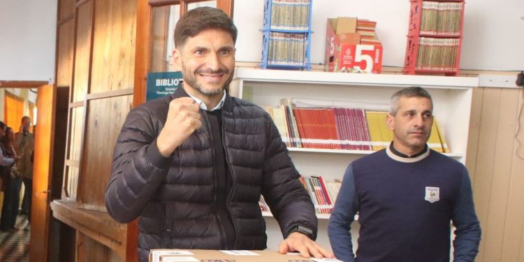 Elecciones 2025: Maximiliano Pullaro se encamina a una victoria contundente en Santa Fe y LLA pelea el segundo lugar con el PJ y Amalia Granata