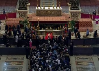 EN VIVO: El féretro del papa Francisco llegó a la Basílica de San Pedro, donde una multitud le dará su último adiós