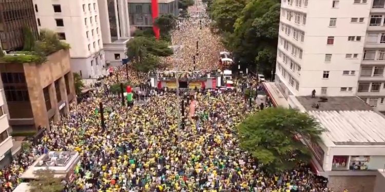 Jair Bolsonaro encabezó una protesta en Brasil para exigir su amnistía tras ser acusado por el intento de golpe