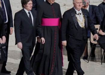 Javier Milei llegó a la Plaza de San Pedro para el funeral del papa Francisco