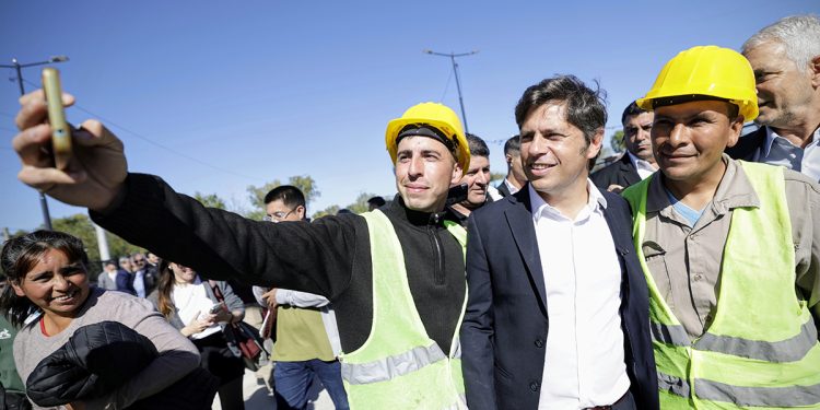 Kicillof inauguró una bajada de la Autopista Bs As – La Plata que llevará el nombre «Papa Francisco»