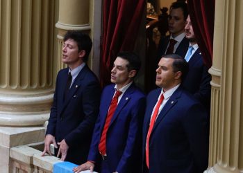 La guerra interna entre «los karinos» y Santiago Caputo se expande en varios territorios