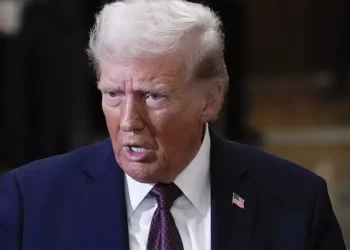 La mayoría de estadounidenses rechazan el gobierno de Donald Trump antes de cumplir 100 días en su nuevo mandato