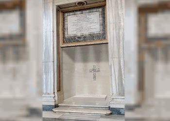 La tumba del Papa: “Sencilla, sin decoración particular y con la única inscripción: Franciscus”