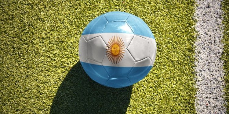 ¿Maradona o Messi? La Inteligencia Artificial determinó cuáles son los 10 mejores futbolistas de la historia argentina