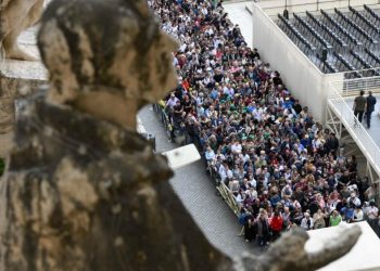 Más de 250 mil fieles le dieron el último adiós al papa Francisco