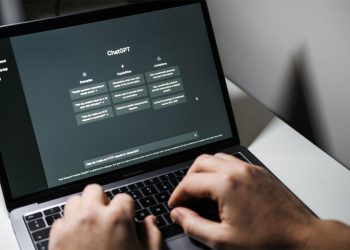 Otro signo de estos tiempos urgentes y efímeros: crecen los adictos a la Inteligencia Artificial
