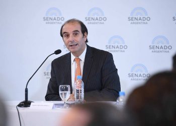 Pese a que el Senado rechazó su pliego hace más de un día, García Mansilla sigue en la Corte Suprema