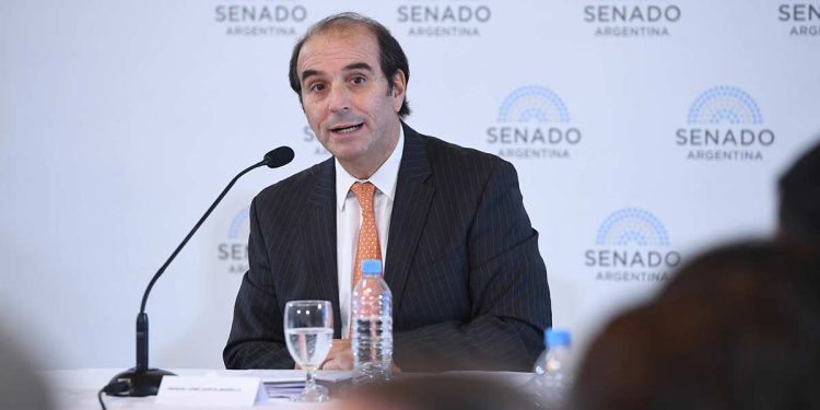 Pese a que el Senado rechazó su pliego hace más de un día, García Mansilla sigue en la Corte Suprema