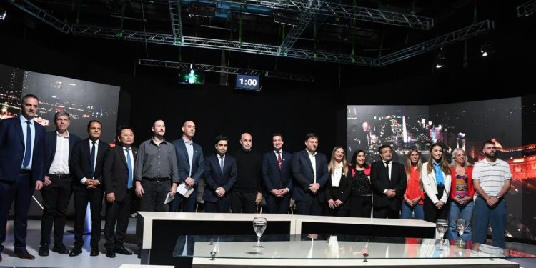 Pocas propuestas y muchas chicanas: los candidatos porteños protagonizaron un round televisivo a semanas de las elecciones