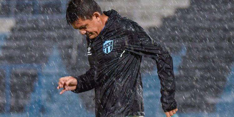 Por un temporal, suspendieron Atlético Tucumán-Independiente