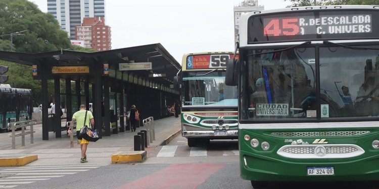 Puñalada de la UTA al paro general de la CGT: habrá colectivos este jueves