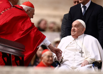 Quién es Giovanni Battista Re, el elegido por el papa Francisco para cumplir un rol clave en el cónclave