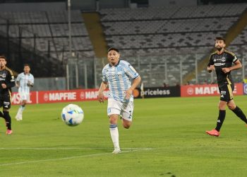 Racing consiguió un punto en el final y es líder en la Copa Libertadores