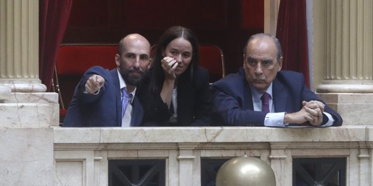 Renunció el secretario Legal y Técnico Herrera Bravo y asume una funcionaria del riñón de Santiago Caputo