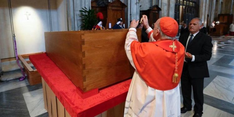 Tras el histórico funeral, así sepultaron al papa Francisco en la basílica de Santa María la Mayor de Roma