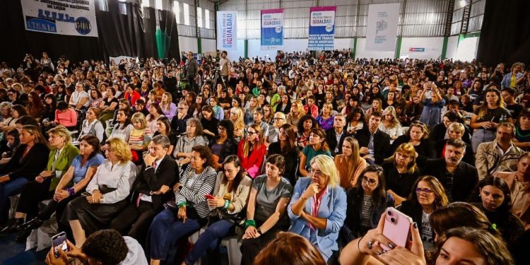 Un freno a la motosierra: el encuentro que cuestionó las políticas de Milei contra las mujeres y diversidades