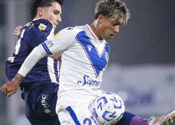 Vélez ganó en Córdoba y todavía sueña con clasificar