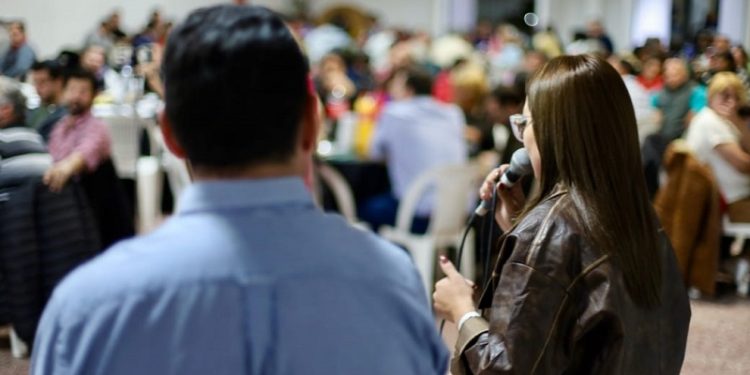 Magda Ayala junto a trabajadores: “Para Primero Chaco, gobernar es crear trabajo”
