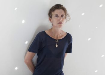 Una mirada desde el exterior posada sobre un accidente de la democracia argentina: “Milei es grotesco y aterrador”