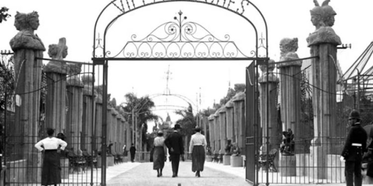 Encontraron dos “bulines” dentro del corral de elefantes en el zoológico de Villa Dolores de Montevideo