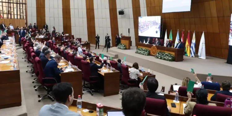 Alarma en el Parlasur por la reforma migratoria anunciada por el Gobierno