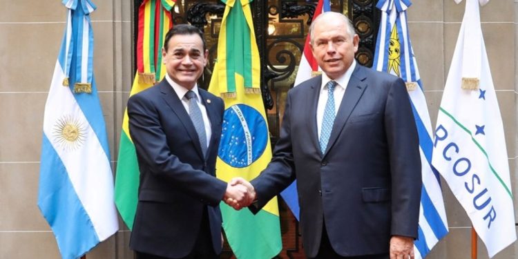 Argentina y Paraguay acercan posiciones para concretar proyecto de infraestructura clave