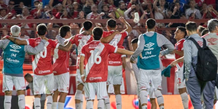 Argentinos Juniors sacó chapa de candidato, venció a Instituto y ya piensa en San Lorenzo